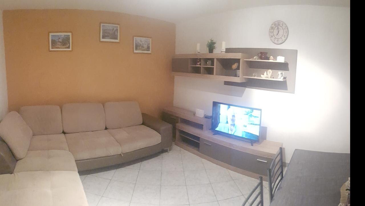 Apartman 4 Kilometar To City Centar Split Dış mekan fotoğraf